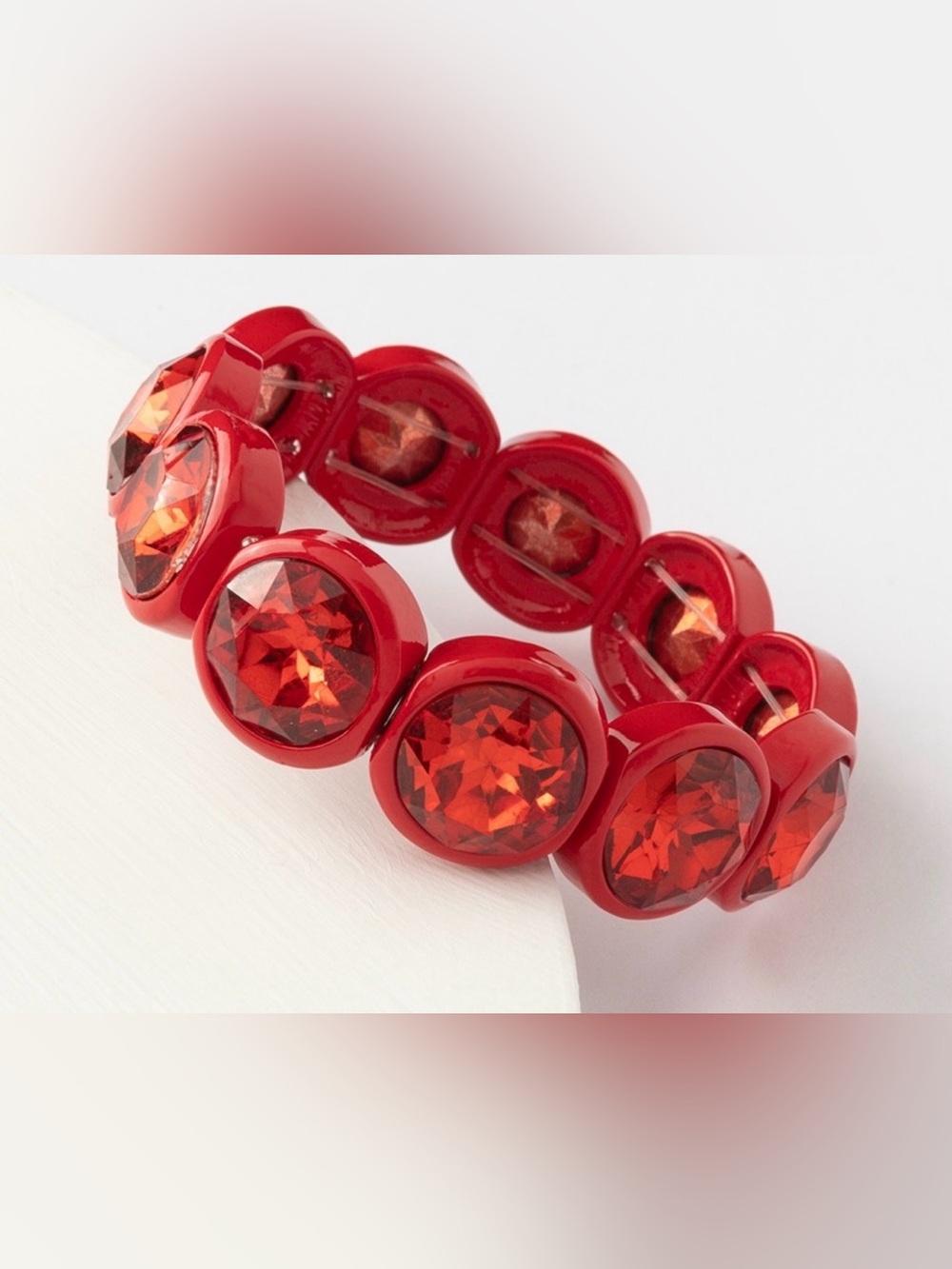 PLUNDER JUSTICE Red Crystal Stretch Bracelet